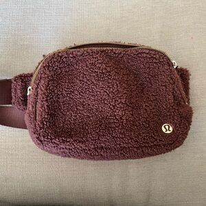 Lululemon brown fleece everywhere belt bag 2L